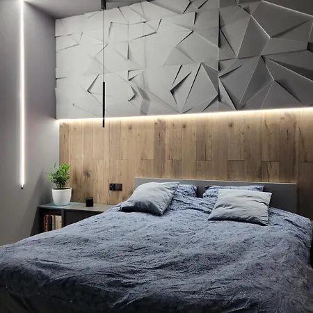 아파트 Modern With Spacious Backyard By Matt