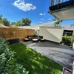 Apartmán Modern With Spacious Backyard By Matt *